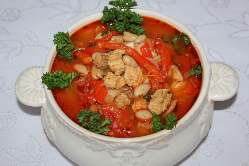 Zupa gulaszowa drobiowo-wieprzowa