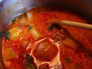 Zupa gulaszowa z wieprzowiną Zupa gulaszowa z wieprzowiną