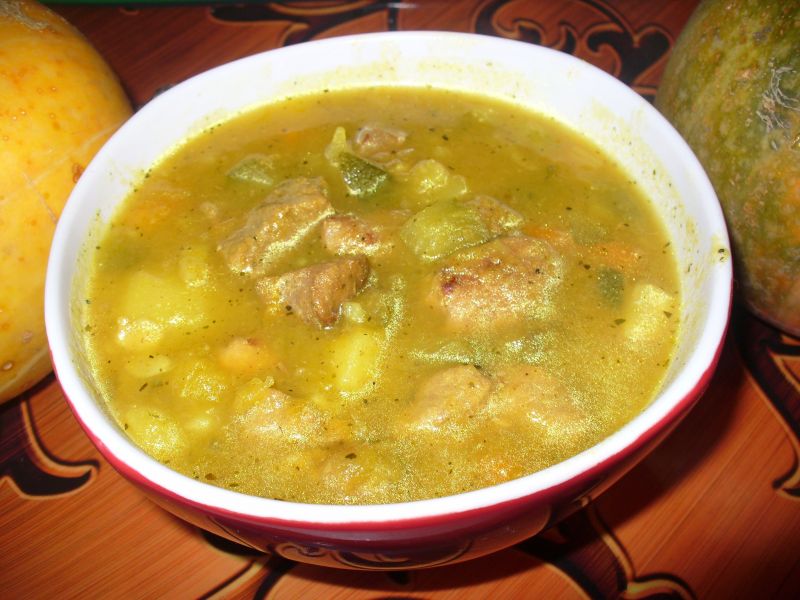 Zupa gulaszowa zdynią