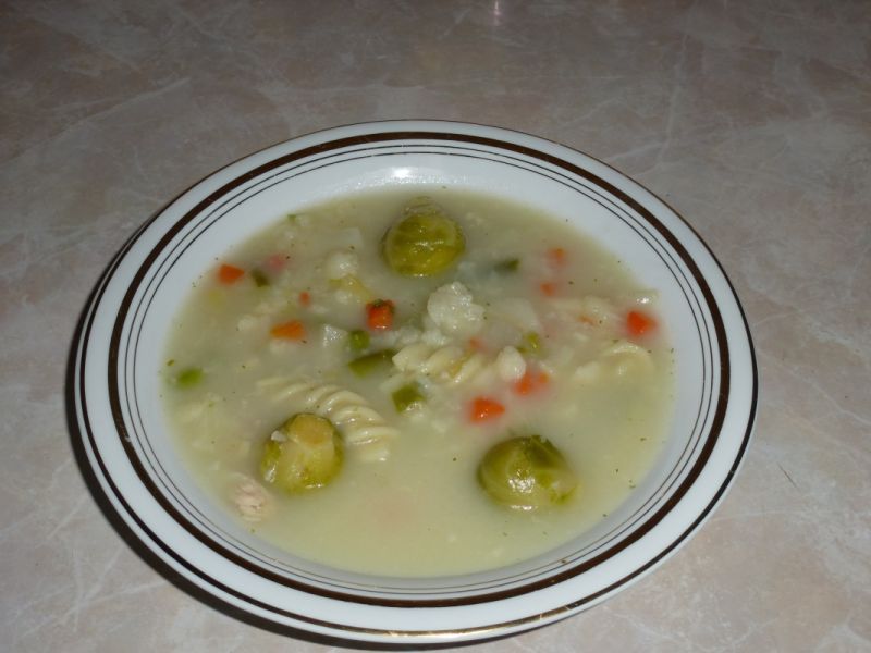 Zupa jarzynowa na drobiu  Zupa jarzynowa na drobiu