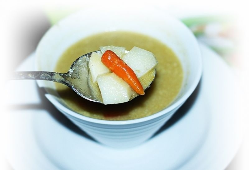 Zupa jarzynowa na piersi z kurczaka Zupa jarzynowa na piersi z kurczaka