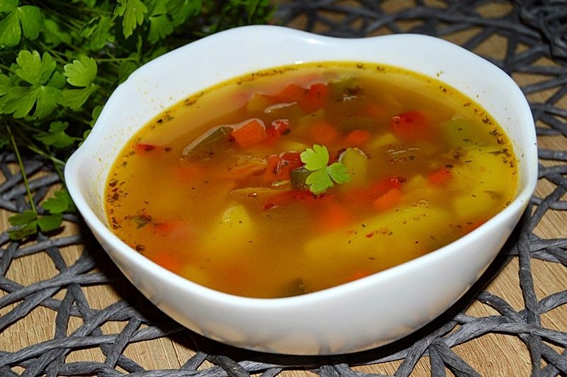 Zupa jarzynowa (papryka, szparagi, cukinia) Zupa jarzynowa (papryka, szparagi, cukinia)