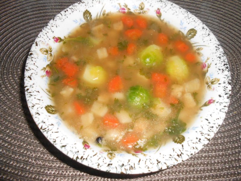 Zupa jarzynowa z brukselką