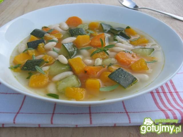 Zupa jarzynowa z dynią i fasolą