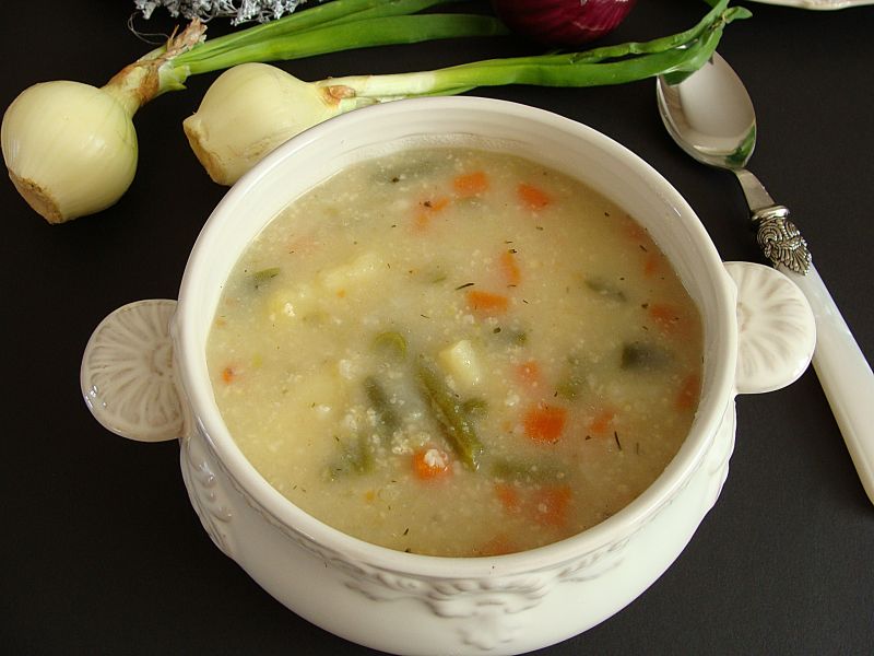 Zupa jarzynowa z jaglanką 