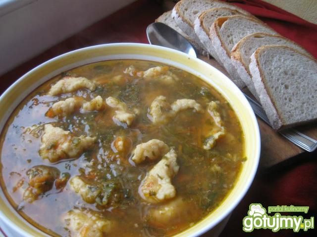 Zupa jarzynowa z kluskami kładzionym