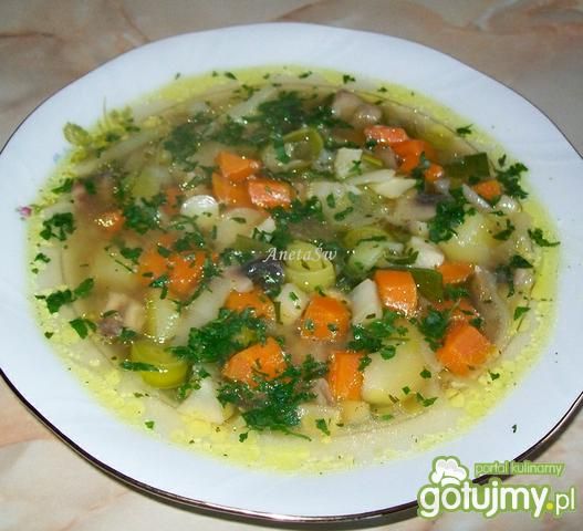 Zupa jarzynowa z pieczarkami Zupa jarzynowa z pieczarkami