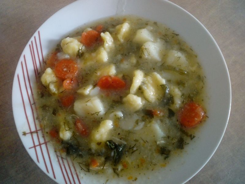 Zupa jarzynowa z zacierkami