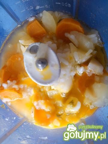 Zupa jarzynowa z żółtkiem dla maluszków