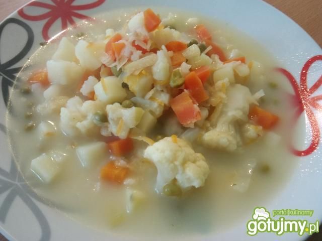 Zupa kalafiorowa z groszkiem