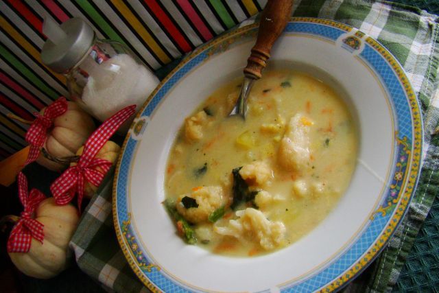 Zupa kalafiorowa z kaszą manna