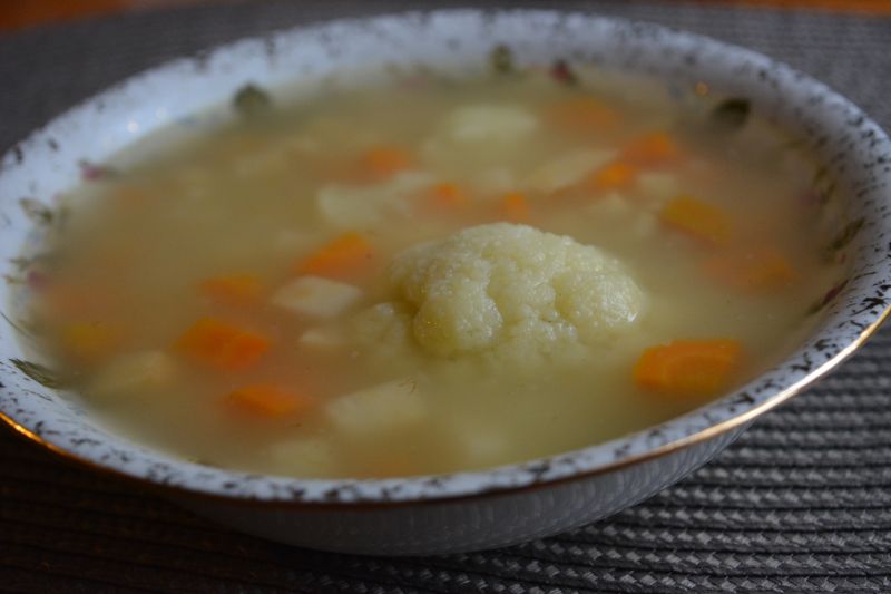 Zupa kalafiorowa z kaszą manną Zupa kalafiorowa z kaszą manną