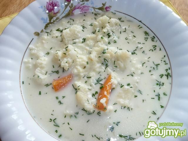 Zupa kalafiorowa z lanymi kluskami Zupa kalafiorowa z lanymi kluskami