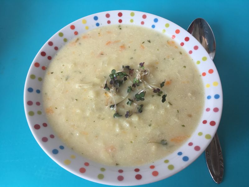 Zupa kalafiorowa z serem