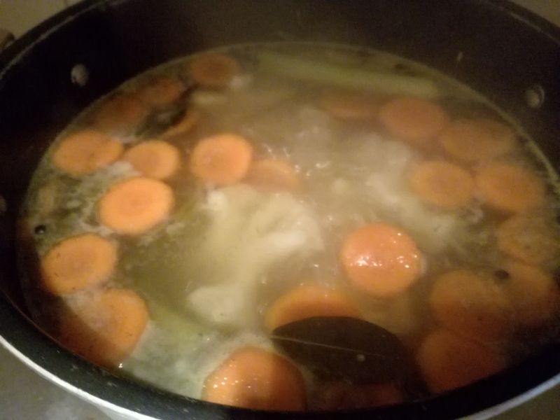Zupa kalafiorowa z ziemniakami
