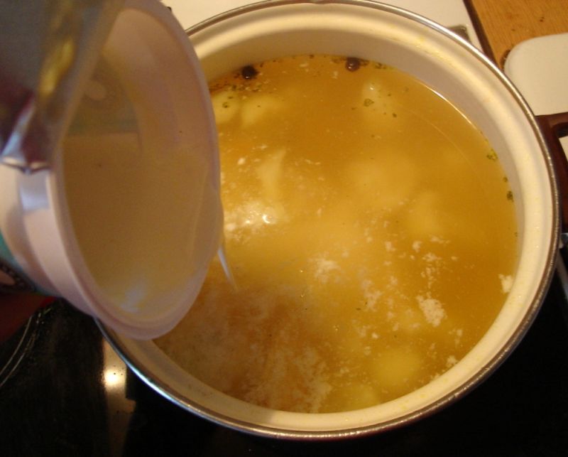 Zupa kalafiorowa ze śmietaną