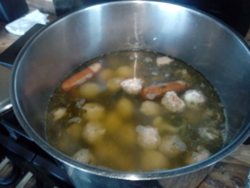 Zupa kalafiorowo-fasolkowa z pulpecikami