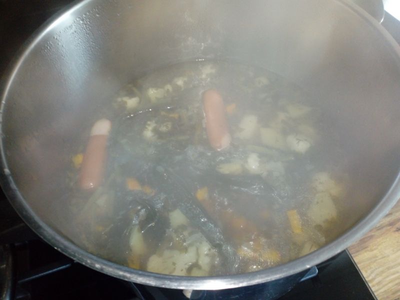 Zupa kalafiorowo-fasolkowa z pulpecikami