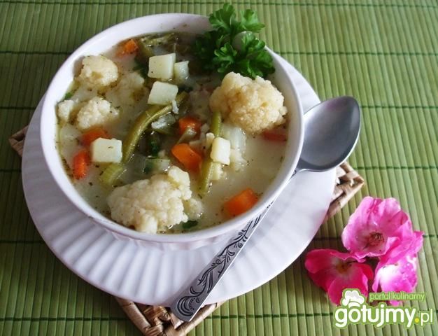 Zupa kalafiorowo-fasolowa, zabielana