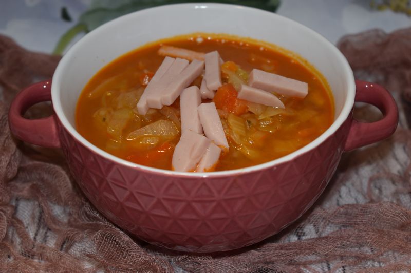 Zupa Kapuściana z szynką