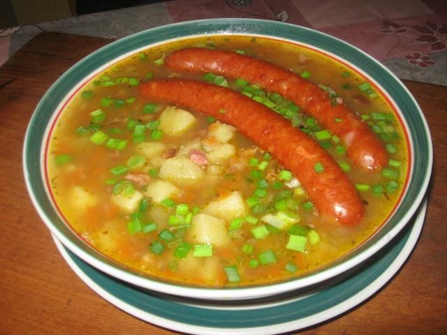 Zupa kartoflonka z frankfurterkami Zupa kartoflonka z frankfurterkami