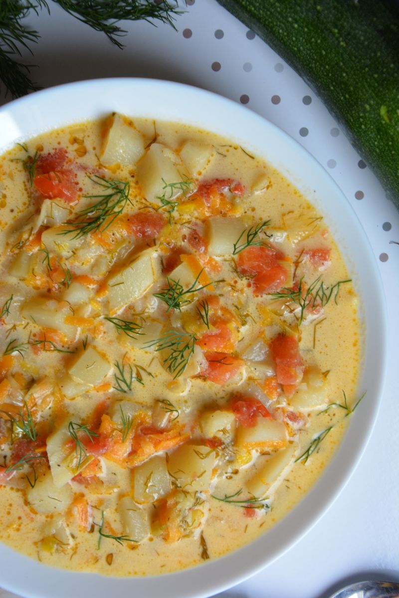 Zupa koperkowa z cukinią