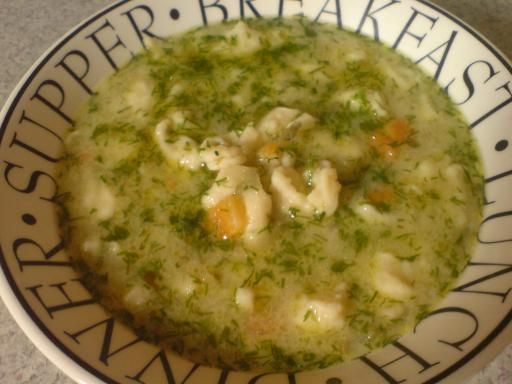 Zupa koperkowa z lanymi kluseczkami. Zupa koperkowa z lanymi kluseczkami.