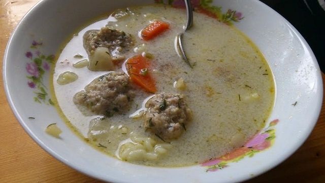 Zupa koperkowa z pulpetami