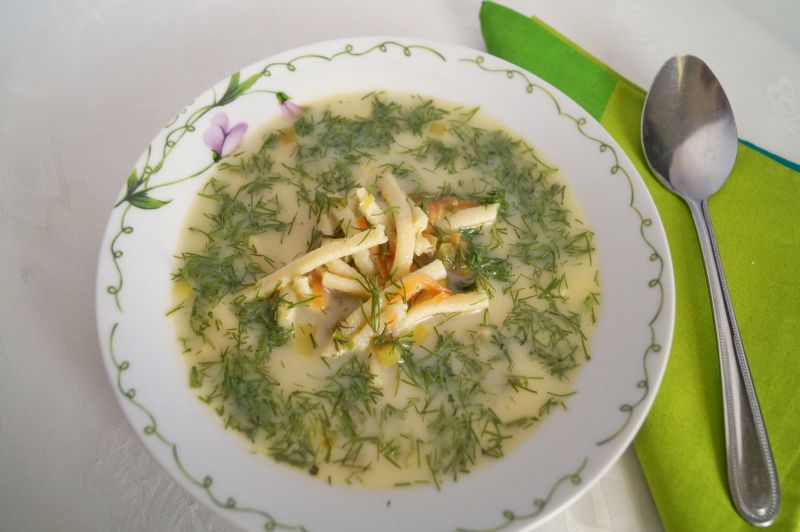 Zupa koperkowa ze szpeclami