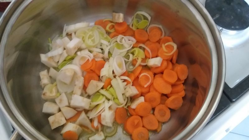Zupa krem brokułowo - cukiniowa 