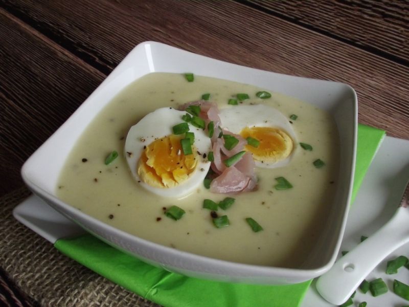Zupa - krem chrzanowy z jajkiem i polędwicą