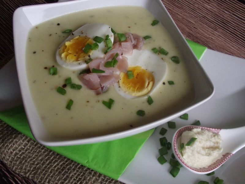 Zupa - krem chrzanowy z jajkiem i polędwicą
