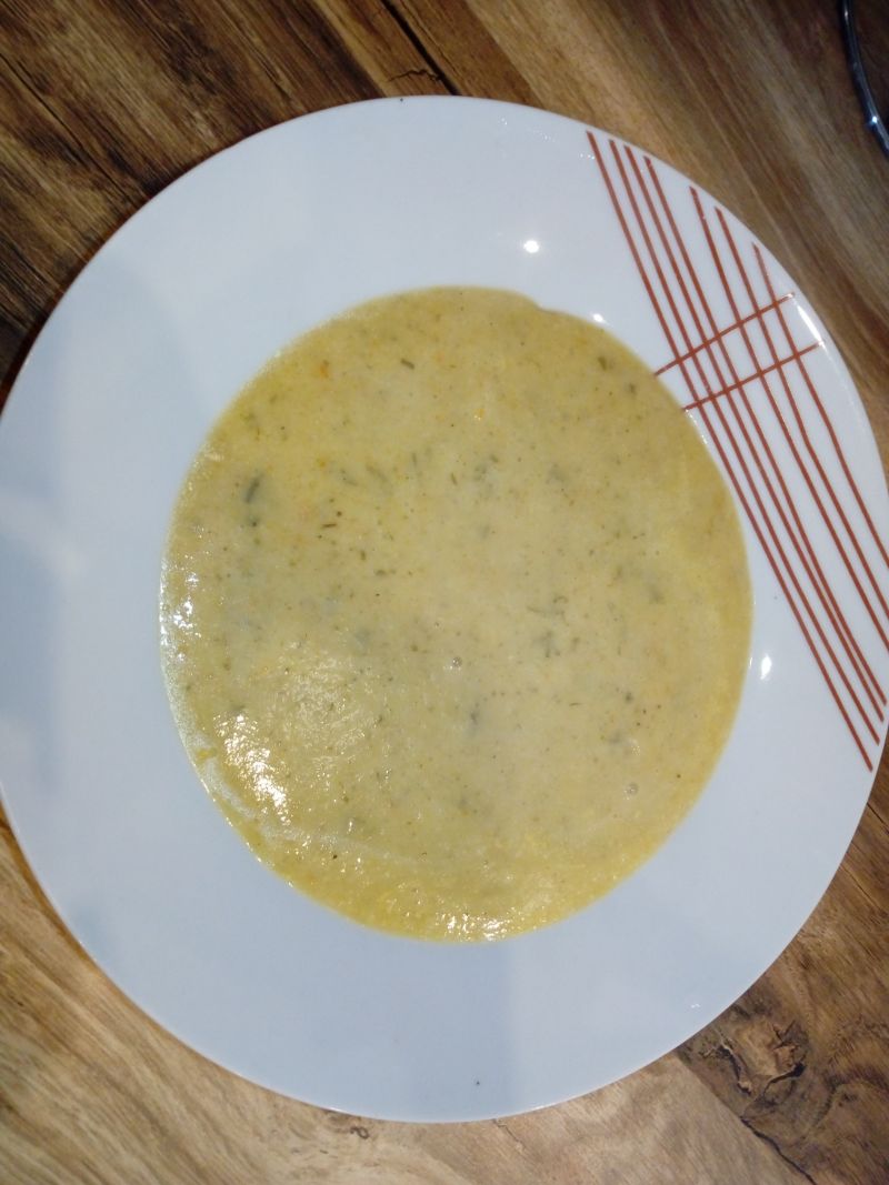 Zupa krem kalafiorowo-jarzynowy Zupa krem kalafiorowo-jarzynowy