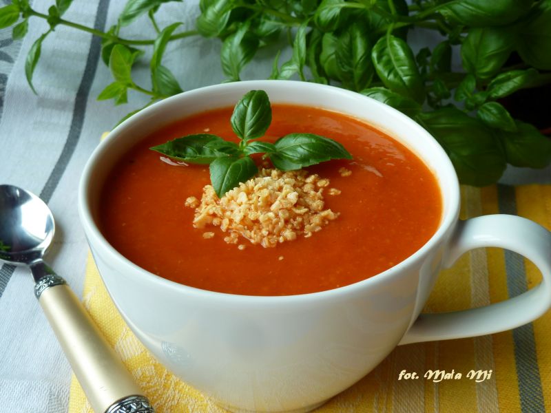 Zupa-krem: marchewka, batat, papryka, soczewica  Zupa-krem: marchewka, batat, papryka, soczewica