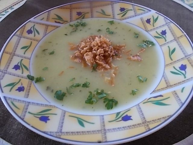 Zupa  krem na lubczyku  Zupa  krem na lubczyku