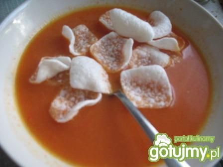 Zupa krem paprykowy z prażynkami