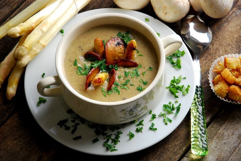 Zupa - krem szparagowo- pieczarkowy Zupa - krem szparagowo- pieczarkowy