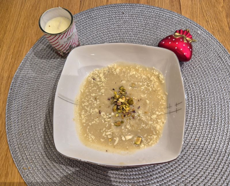 Zupa-krem z białych warzyw w nietypowym wydaniu Zupa-krem z białych warzyw w nietypowym wydaniu