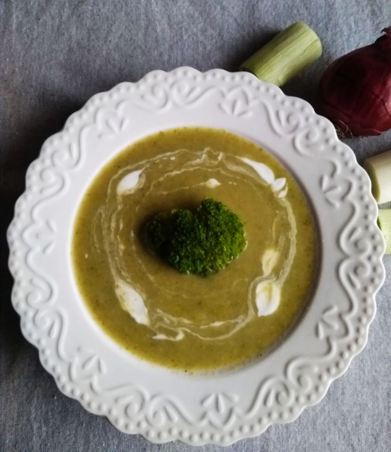 Zupa krem z brokułów i pora 