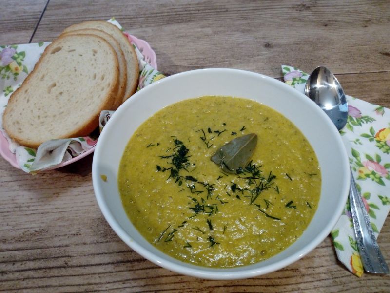 Zupa krem z cukinii i marchewki z koperkiem Zupa krem z cukinii i marchewki z koperkiem