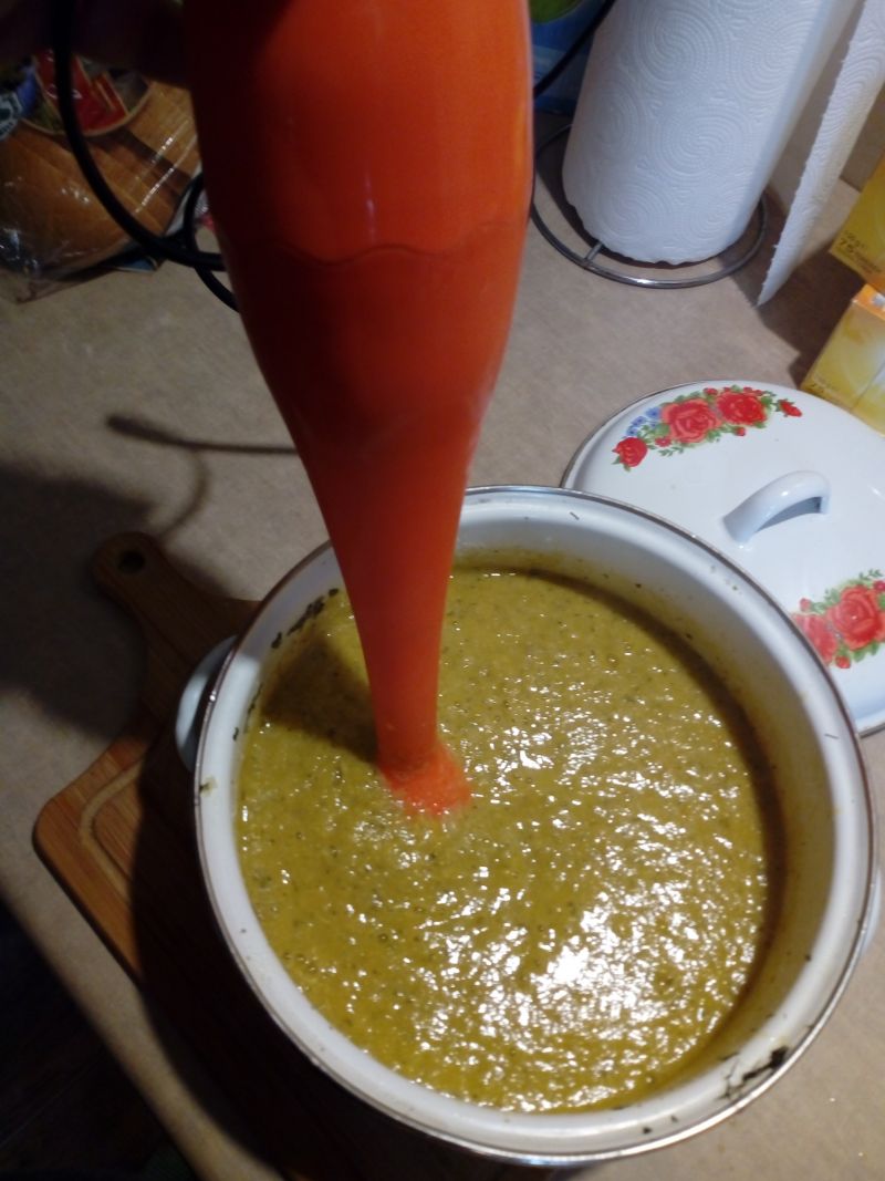 Zupa krem z cukinii i marchewki z koperkiem