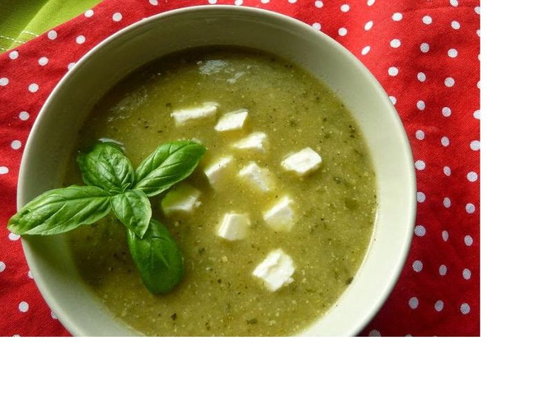 Zupa krem z cukinii i papryki z serem feta