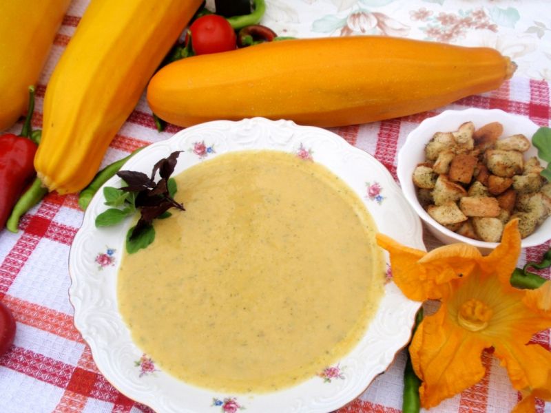 Zupa krem z cukinii z koperkiem