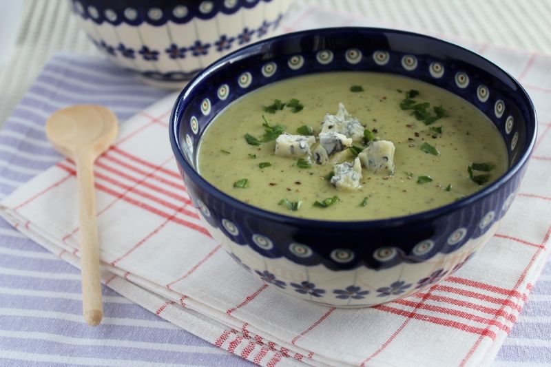 Zupa krem z cukinii z serem pleśniowym