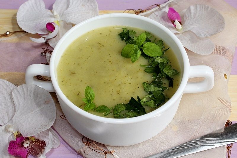 Zupa krem z cukinii z serkiem topionym 