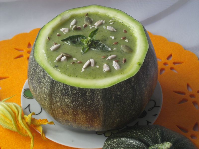 Zupa krem z cukinii z ziarenkami Zupa krem z cukinii z ziarenkami