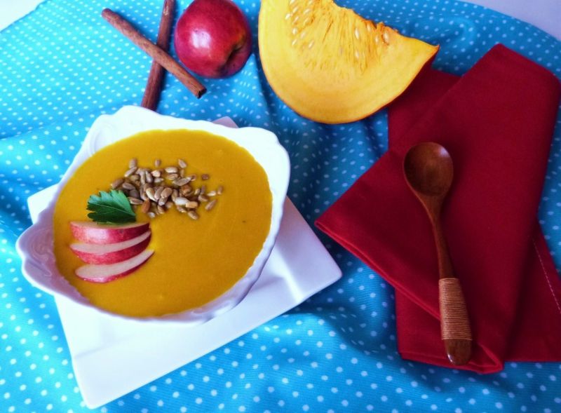 Zupa krem z dyni i jabłek Zupa krem z dyni i jabłek