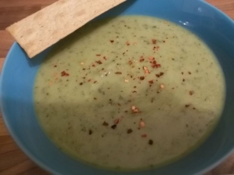 Zupa-krem z groszku, jarmużu z kokosem