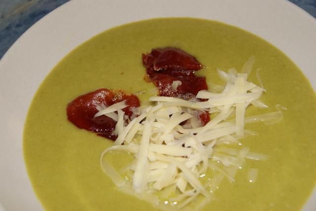 Zupa krem z jamon serrano. Zupa krem z jamon serrano.