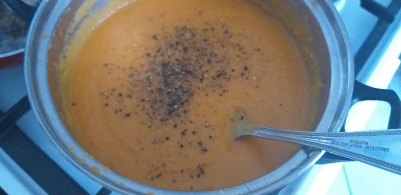 Zupa krem z marchewki i groszku